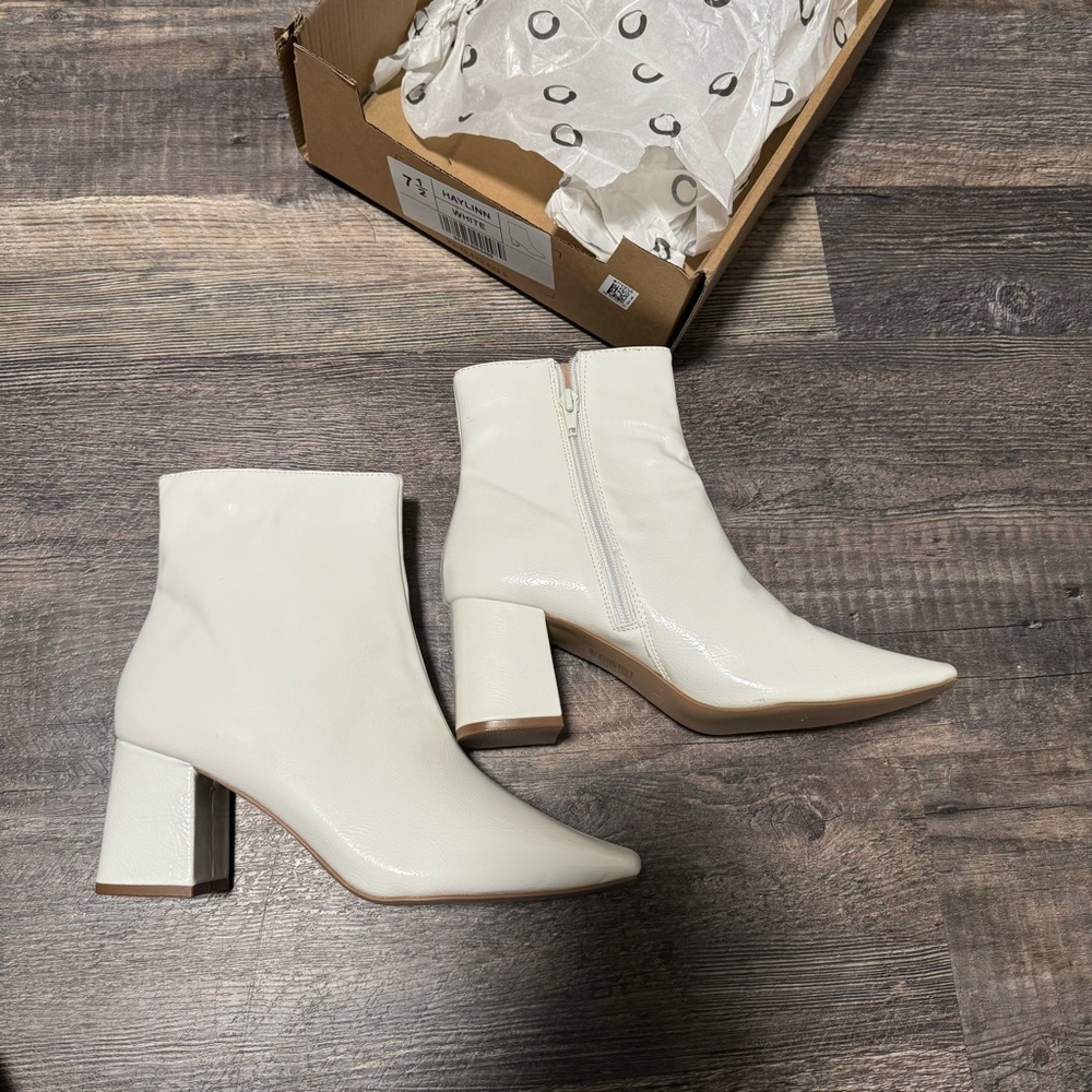 JOURNEE COLLECTION HAYLINN HEELED BOOTS